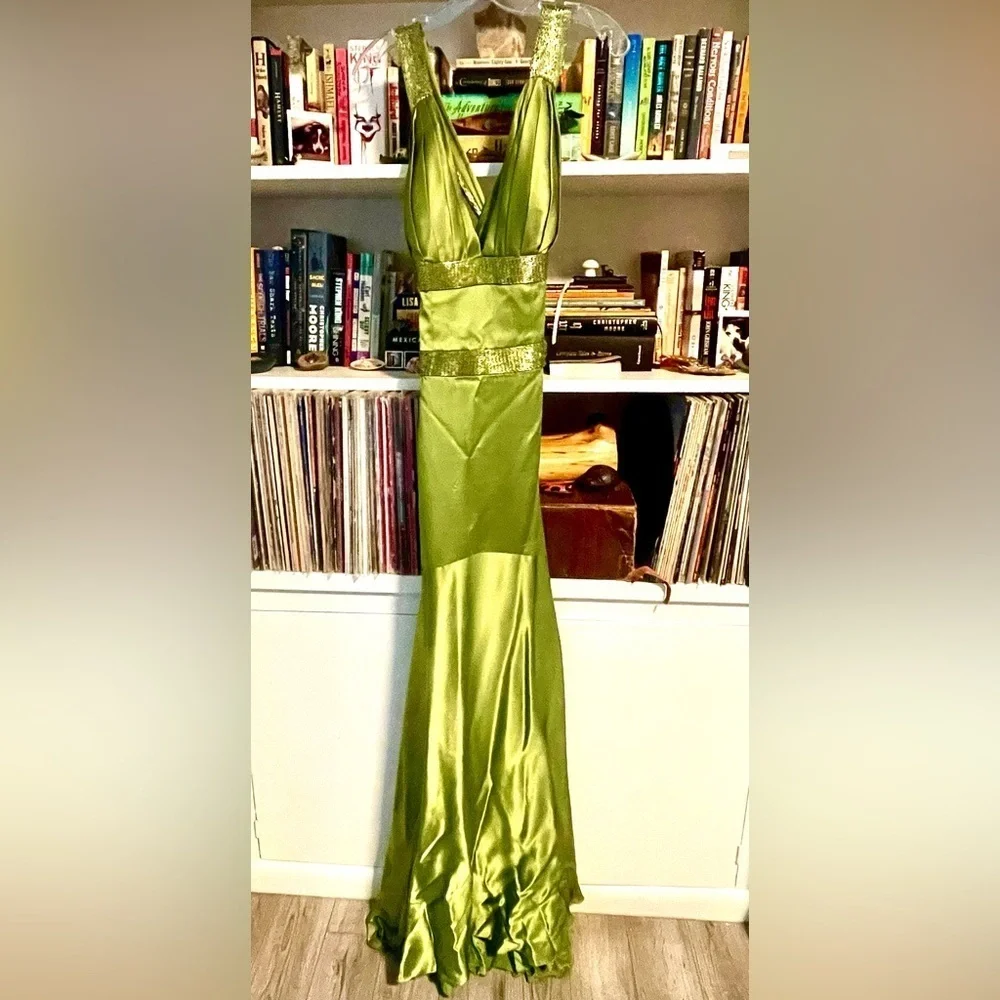 Jovani 100% SILK Green Beaded Backless Evening Gown Size 4 Formal Prom Dress - Picture 3 of 17